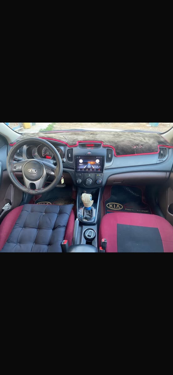 سيراتو 2012 خليجي
محرك 1600 دوش
كير 6 نمر 
ماشيه 148 حقيقي 
شاشة وكامرا 
تحكمات استيرن
اشاير بلمري 
السياره بيهه قطع صبغ اثر طخطخات  صار الهه عندي 3 سنوات  بائسمي تحويل مباشر سياره احلى من الصور مكان السياره بغداد السعر 100 وبيهه مجال بسيط جدا للستفسار ***********
