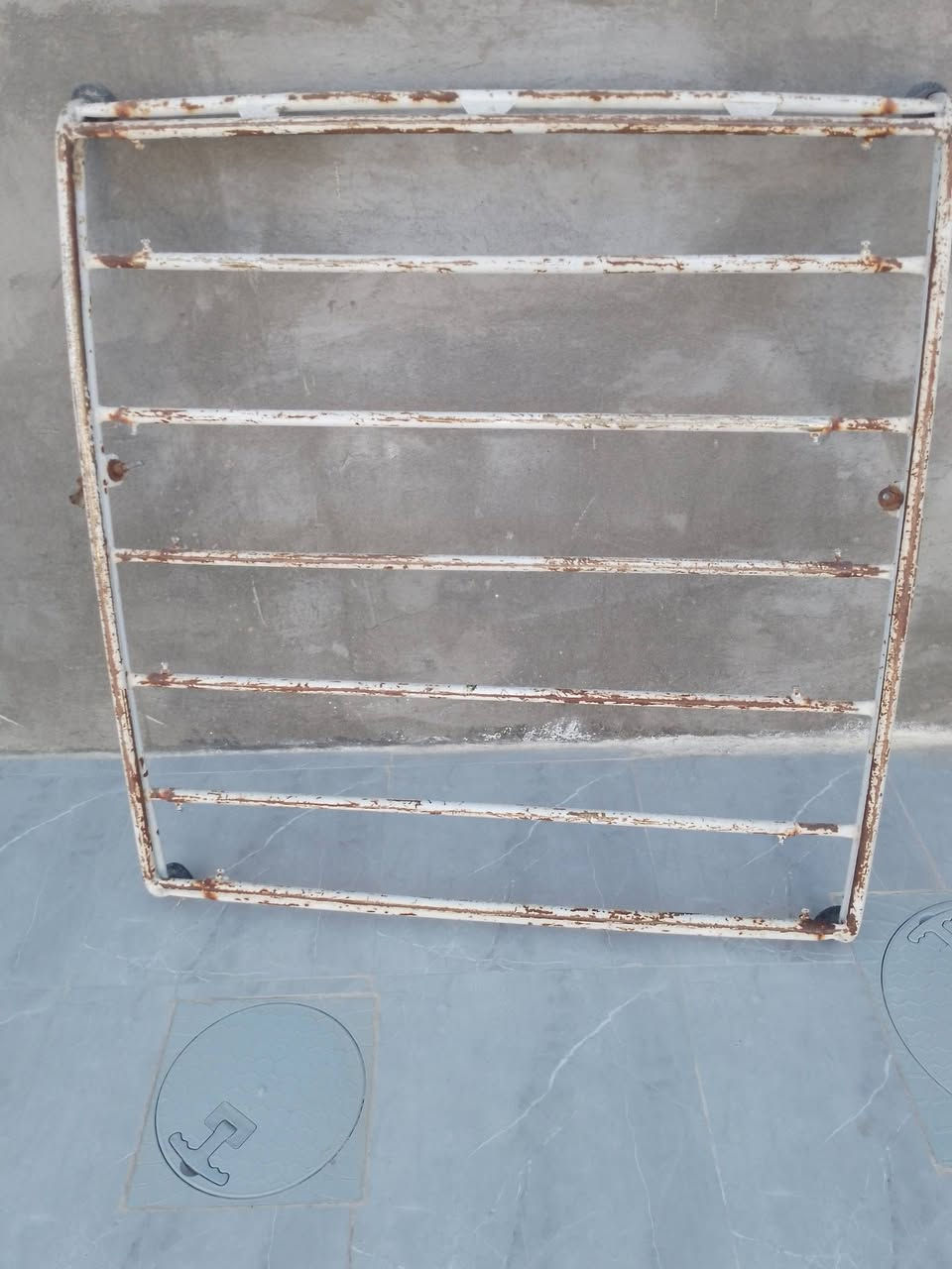 سله سياره ترهم جميع السيارة سليت تصغر أو تكبر للبيع السعر 60 البصرة التنومه ***********
