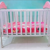 سرير طفل • عربانة طفل • بغداد