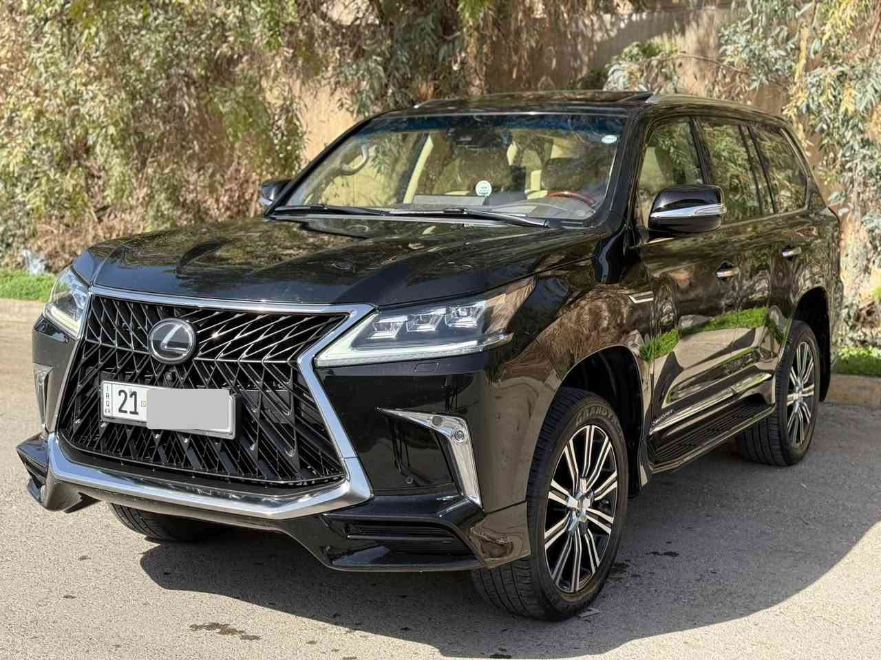 اجدد وانضف لكزس 2020 بوضع الوكالة 
لكزس سبورت LX570 ( 2020 ) 

المكينة : 5700 

عداد المسافات : 50.000 كيلو متر حقيقي شرط

معروفة مواصفات الكزس 1/1 جكات فول الفول 
 
السيارة جديدة جدا نضافتها 100/100 بوضع الوكالة 

السيارة مكفولة كفالة عامة 
حته من الشخط والرصعة
مغلفة السيارة ppf بلكامل 

سعرها مناسب بيع 
او مراوس حسب القناعة 
تحويل ثاني يوم 

للاستفسار الاتصال على 

 *********** واتساب 
***********

اخوان فقط اتصال لو واتساب 

مكان السيارة أربيل أربيل, العراق
