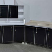 ٢١٠ • بغداد • خزائن