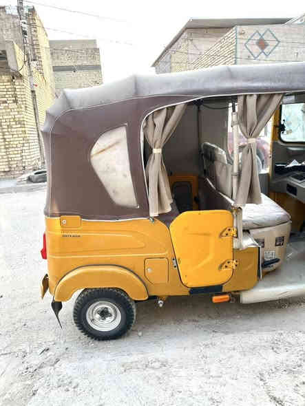 تكتك مديل 2021 مال شغل كبل للشارع تايرات جدد اندنوسي رقم انكليزي كبل اتحول سعر 7800وبيهة مجال باقي التفاصيل بلصور.  مكان التكتك بغداد. الرقم  ***********
