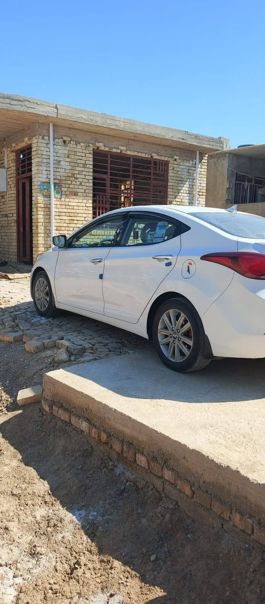 سلام عليكم لنتر ليبع موديل 2015خليجي
 سياره فول موصفات ما عده البصمه 
مكفوله من لضربه ولتبديل بيه ربع من لبنيد صبغ ولباقي
 كفاله عامه شخط مابيهه شرط سونار  سياره جديده معنه الكلمه 
تبريد ثلج تخم تاير حداديه جديده 
رقم بغداد تحويل ثاني يوم مكانه السياره كوت 
***********
