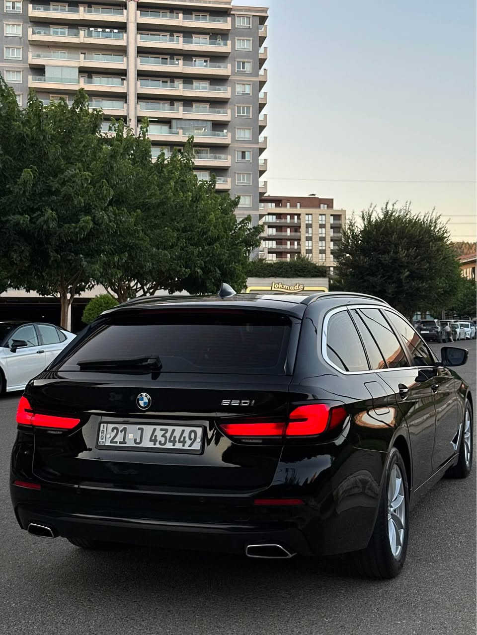 BMW 520 2023

ڕەنگی ڕەش 
مۆدێلی ٢٠٢٣ ستەیشن
خلیجی 
مەکینە ٤ بستۆن توین پاوەر تۆربۆ 
ناو قەیسی 
شاشە گەورە  گێچ ئەلکترۆنی 
کوشن جلد و کارەبا و خەزن 
سوکان ڤۆلیۆم و تەحدید سورعە 
ئۆتۆ هۆڵد و برێک بەسمە 
٣ مۆدی لێخوڕین
تەبرید مەرکەزی 
بەسمە 
حاسە 
تەبرید لەمس 
لایتی پێش و دواوە لید 
ناوی سەیارەکە کامل لیدی بیلادیە 
سندوق شەفت 
گێچی ئێم پاوەر 330KM  
٢ بەسمەی بیلادی 
تەبریدی لای سایەق و سەکن بە جیا هەوا و دەرەجەکەشی بە جیایە 
سەیارەکە فول مواسەفاتە سڵاید نیە 
سەیارەکە بەکارهاتووی ناو مەطاری دوبەیە
زۆر تازەیە و یەک دینار مەسرەفی تیا نیە 
پێش و دوای چرکەی تیا نیە 
گێڕ و مەکینە و ئەکسل و تەقە و رەقە و هەموو گیانی بە شەرت
بە ناوی خۆمەوەیە 
 یەک چەمەلخی پێشەوە سایەق بۆیاخە بێ کرانەوە بێ ناو گرتن بێ ئێرباگ 
سعری ٢٠٨ گەڵا 
*********** السليمانية, العراق
