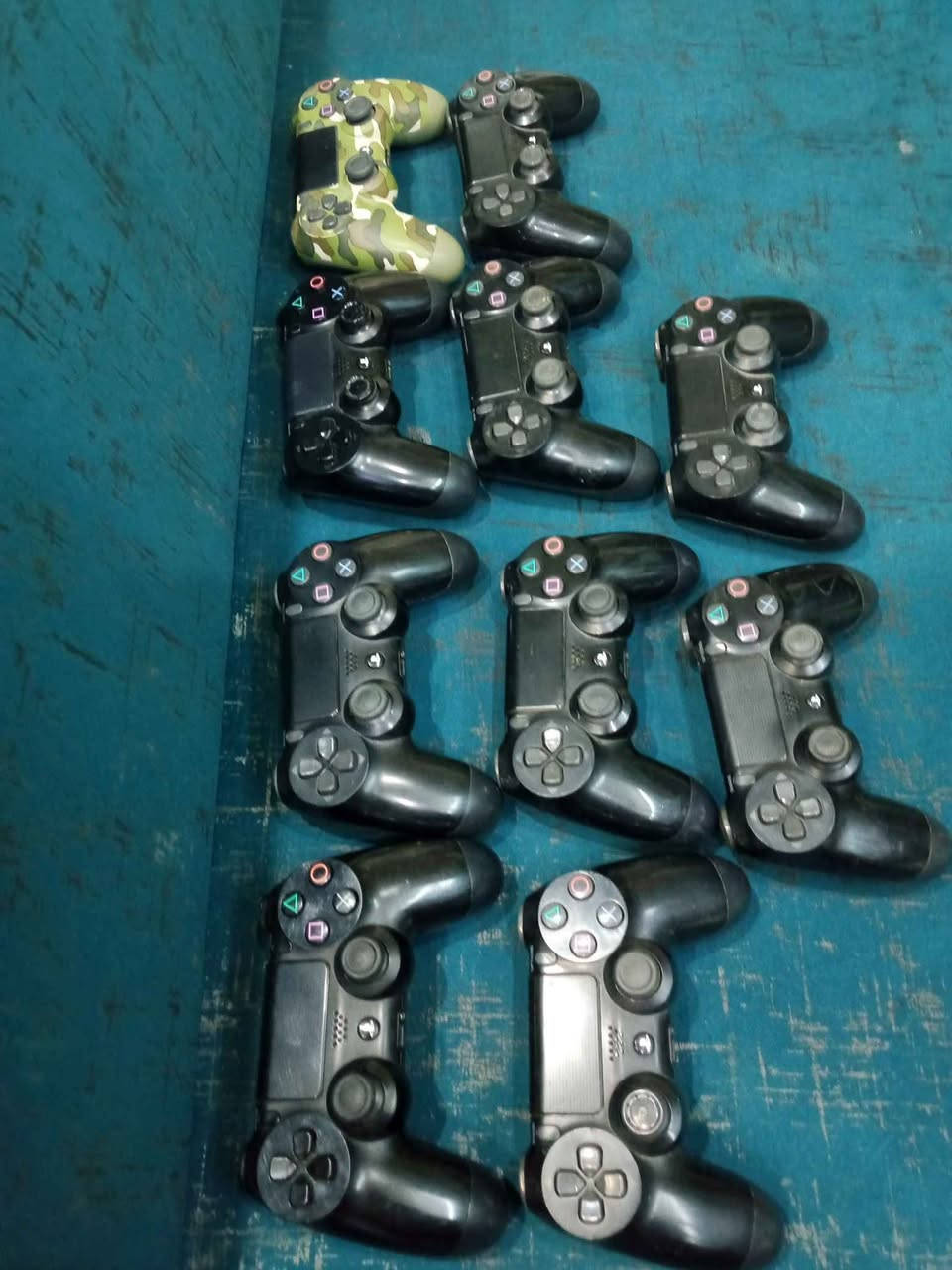 يدات بلي4 اصلي عاطل.   عدد 10 ابيعهم شلع القطعه اب 10. وعندي توصيل زاخو, دهوك


**إذا كنت صاحب هذا الإعلان وتريد حذفه لأي سبب، رجاءا أرسل رسالة إلى الدعم الفني**