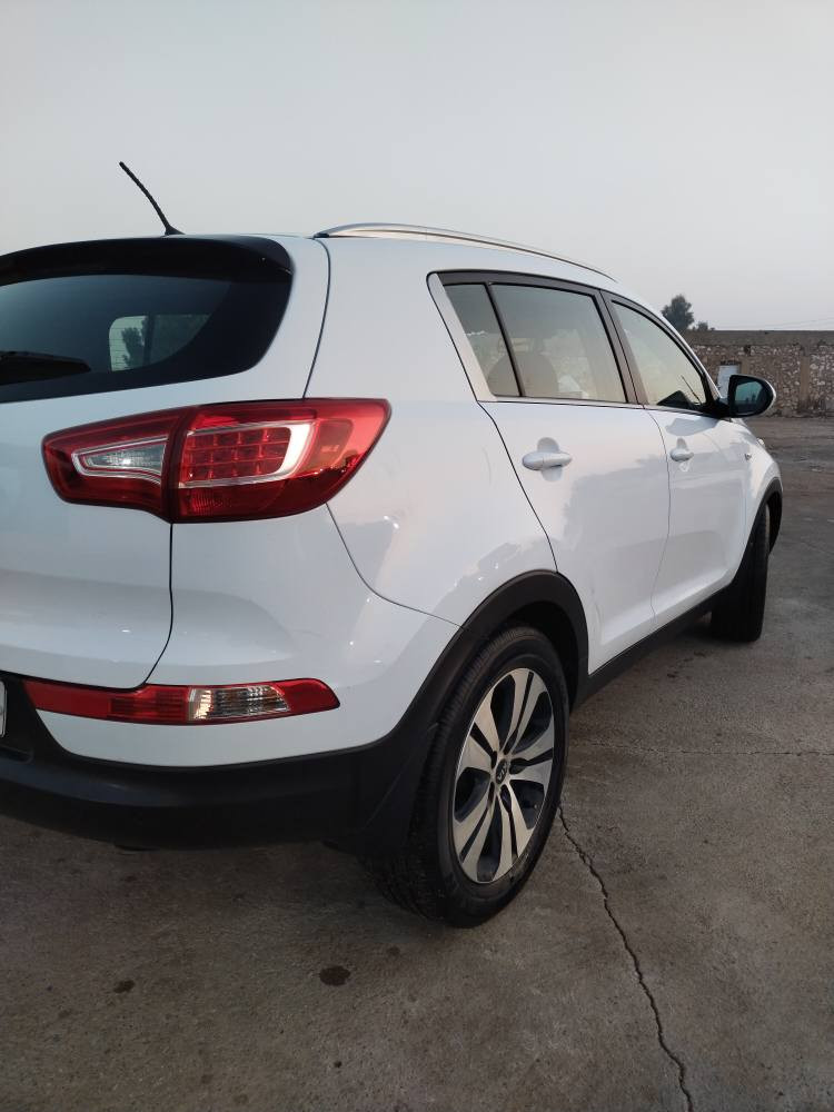 سبورتاج 2014 مكفوله عدا مكانين كارت امبين بالسونار مكينه كير صدر امامي خلفي كله ابشرط مكينه ما مفتوحه سياره نظيفه باسمي وسنويه ورقم جديد ماشيه 160 الف قابل للزياده للاستفسار *********** خناقين, ديالى
