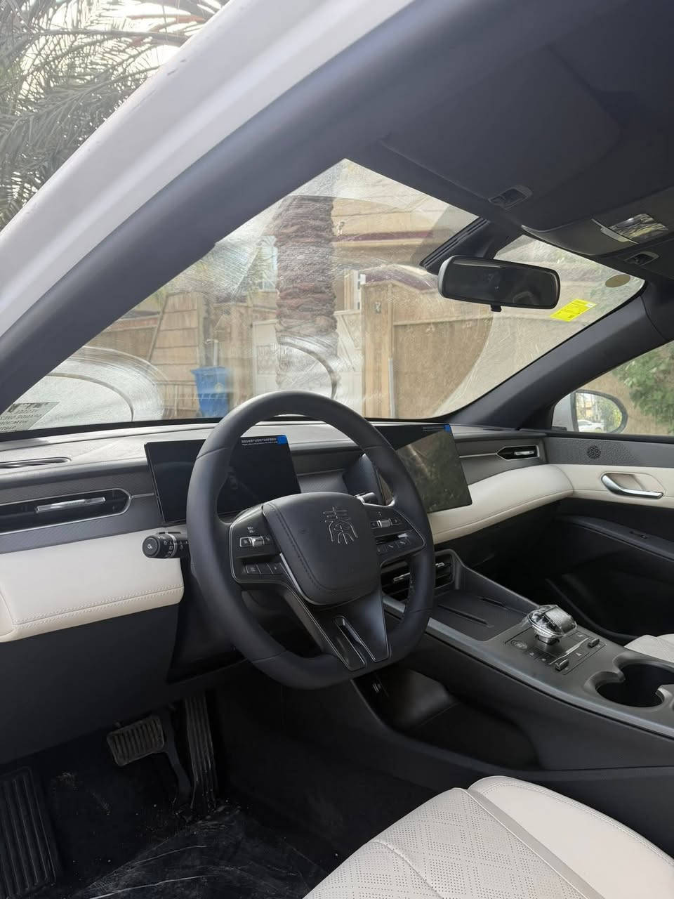 توفر بي واي دي كن بلص موديل 2025
اليكم المواصفات: 

انتبه السياره : هايبرد & بانزين & كهرباء يعني التفويله الوحده بانزين نمشيك 2100 كيلو
سعه التانكي 65 لتر
موديل 2025
حساسات
حجم المحرك 1.5
شاشه اصليه
كامره خلفيه
هند بريك كهرباء
دشبول شاشه ديجيتال
اوتو هولد
مفتاح التشغيل بصمه
تشغيل عن بعد تحكمات مقود
اوامر صوتيه
منفذ طاقه
منافذ شحن
جلد حياكه
دخول ذكي
3 وضعيات قيادة
اشاير بالمري
تتسع المقصورة ل 5 ركاب
المقاعد جلد رياضي
اريل نفكيتر
اناره داخليه LED
لد امامي LED
قطعتين تبريد
مثبت سرعة
حجم الاطار 16
مانع تزحلق
شاحنه خلفية
كير كرستال 
البطارية ليثيوم الاقوى والاطول عمرا في عالم الهايبرد
بصمه مع كارت 

للاستفسار : ***********
السعر : 18.400.000 دينار عراقي فقط
