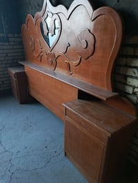 مكتبة • للبيع