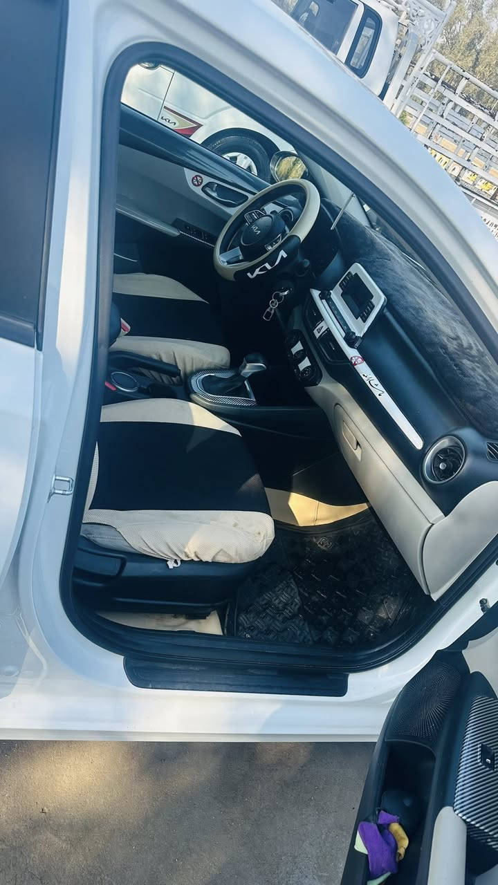 للبيع 
سيراتو موديل 22
محرك 1600
سعر 165 
عنوان واسط / الشحيمية 
***********
