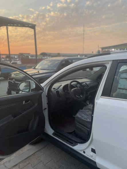 سلام عليكم اسبورتج موديل 2011 كفالة عامة فقط جمالخ الامامي شي قليل موصفات فول من عدة البصمة 
عايزة نواقص السيارة متروكة 8اشهر مكينة صارها 15 يوم من مشدودة مكلف بل النشر الرقم *********** السعر 136
