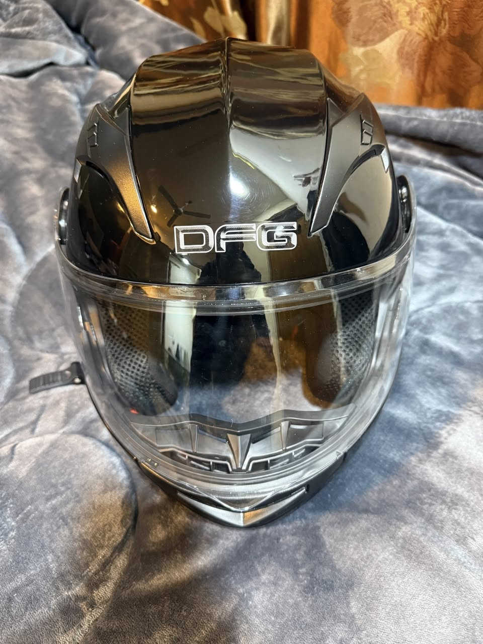 سلام عليكم خوذه للبيع وزن ثكيل فج قلاب سعرهة 35وبيهة مجال بسيط مكاني بغداد ***********
