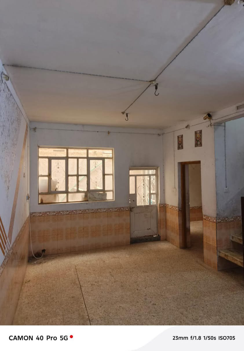 بيت 🏠 للايجار 200م
السعر  250

الموقع 📌 حي النداء قرب شارع جامعه الكفيل

 يحتوي غرفتين و مطبخ و صاله وصحيات  
بدون استقبال 

للتواصل 
***********
