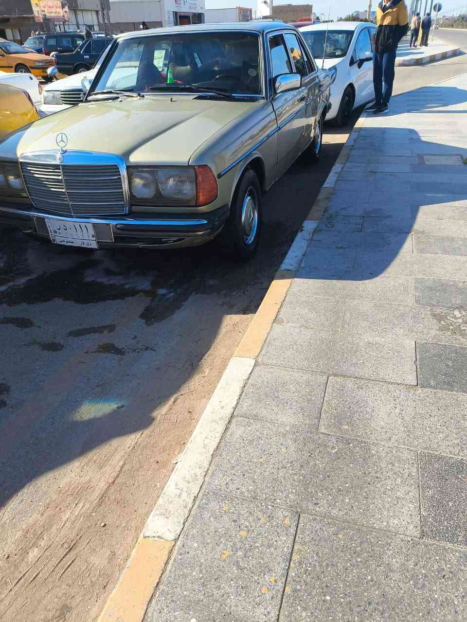 مارسدس 84 ابو جحيل كير ومحرك بلاد كير عادي سعرها 45 مكان الناصريه المركز ***********
