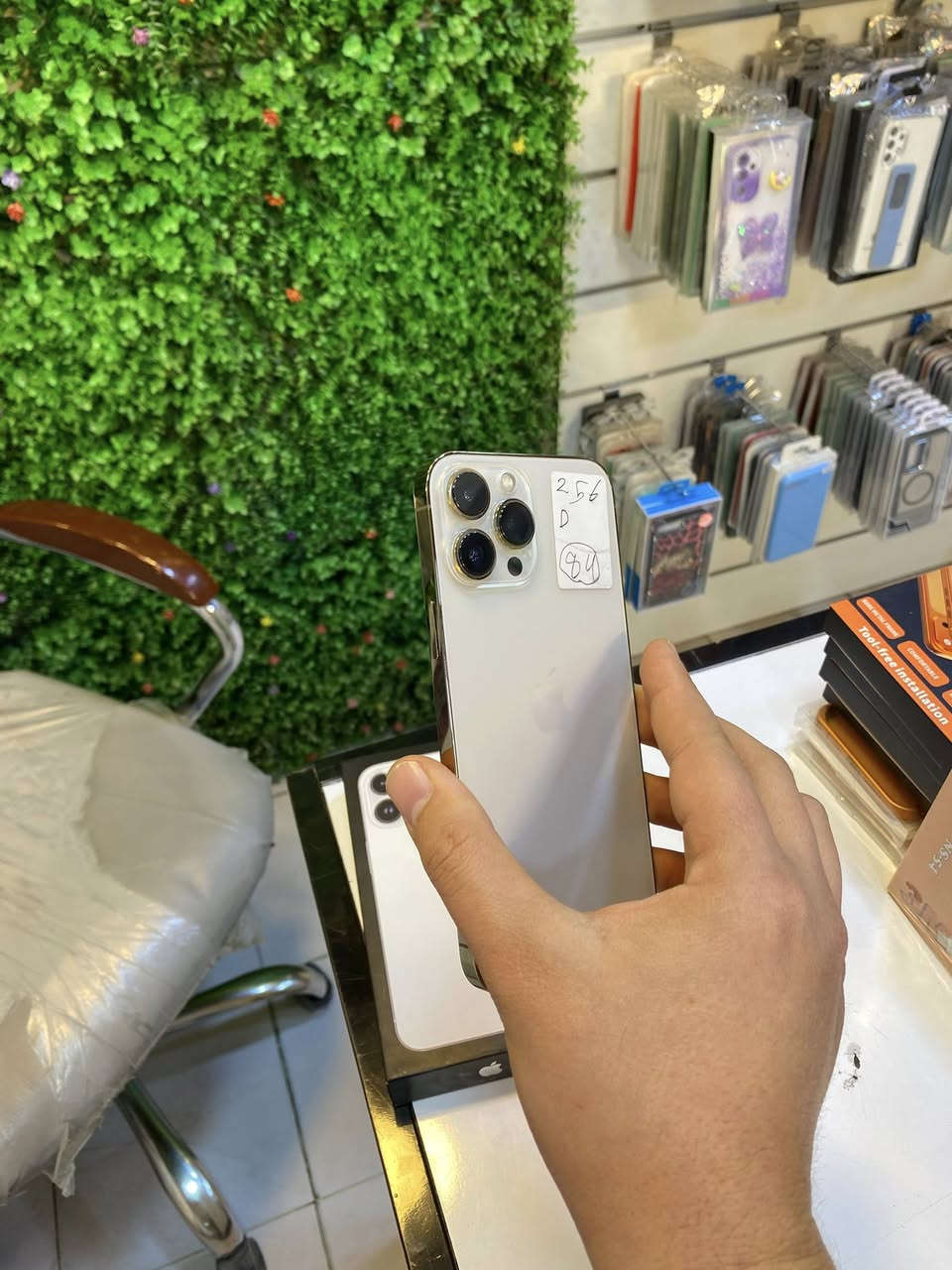ايفون 13بروماكس ماستر ذاكره 256بطاريه 84 بلاديه نضافه 100/100 جهاز مكفول من فتح وصيانه وبي ضمان

فقط بي شامه او نقطه زغيره موضحه بلفديو داخل المنشور

كامل ملحقات مع ضمان من المحل نموذجm تك شريحه
سعره 600 الف قفل عنوان المحل بغداد رحمانيه الجعيفر قرب مقهئ بيروتي ونادي الزوراء

***********
*********** واتساb
 ***********)
