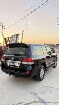 لاندكروز • ٢٠١١ • ٦سلندر