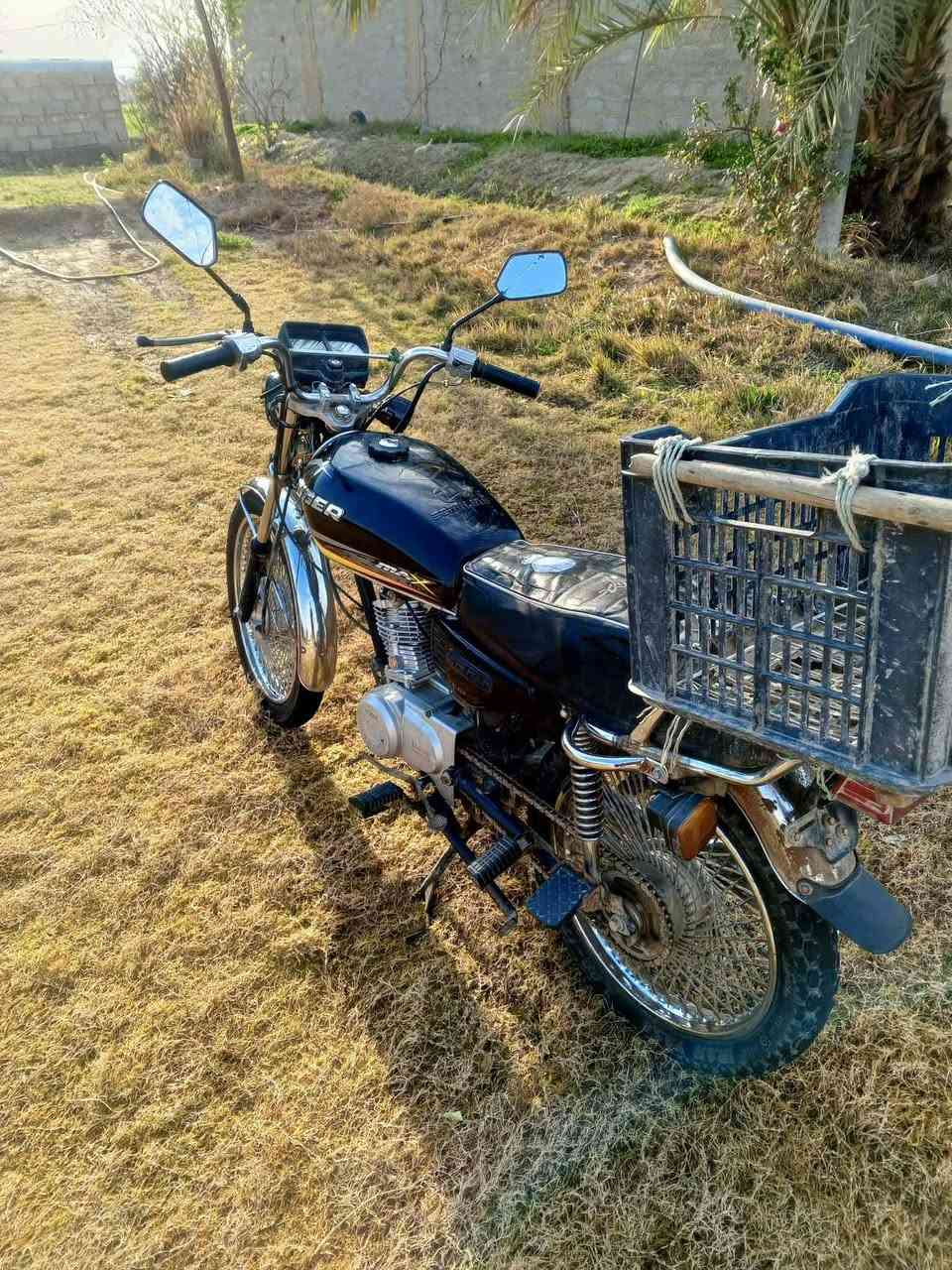 السلام عليكم شباب مكلف بنشر
دراجه نوع تايكر أوراق كامله كهربائيات كامله محرك نضيف كلشي شغال بيها سعر375 وبيه مجال *********** مكان جبله
