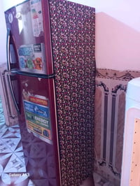 ثلاجه البيع نضيفه جدا ماطور اصلي تجميد فول لاخياس ولاشخط بيه $ 145  07...