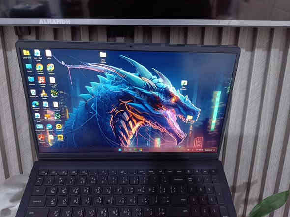 ✨ لابتوب Dell Vostro 3510: قوة الأداء وسرعة الاستجابة بين يديك! ✨
🚀 المواصفات التي تجعل هذا الجهاز يطير:
المعالج: Intel Core i7 (الجيل الحادي عشر) - قوة معالجة فائقة لمهامك الثقيلة والمحترفة.

الشاشة:
الحجم: 15.6 بوصة واسعة للعمل المريح والمشاهدة الممتعة.
الدقة: Full HD (1920x1080) - للحصول على تفاصيل واضحة وصور حادة.
الميزة: تقنية مقاومة التوهج (Anti-glare) للعمل براحة في مختلف ظروف الإضاءة.

الذاكرة العشوائية (RAM): 16 جيجا بايت DDR4 - لتعدد مهام غير مسبوق وتصفح سلس دون تباطؤ.

نظام التخزين المزدوج (Double Storage):
سرعة فائقة: 256 جيجا بايت SSD M.2 NVMe - لتشغيل النظام والبرامج في ثوانٍ معدودة.
سعة ضخمة: 1 تيرا بايت HDD - لتخزين ملفاتك، مشاريعك، وأفلامك دون قلق.

🎮 قوة رسومية استثنائية:
استمتع بجودة مرئية مذهلة وتجربة تصميم ولعب ممتازة بفضل نظام كرت الشاشة المزدوج:
الكرت الداخلي: Intel Iris Xe Graphics - لأداء رسومي عالي الكفاءة وموفر للطاقة في المهام اليومية.
الكرت الخارجي: NVIDIA GeForce MX350 - ارتقِ بمستوى عملك وتصميمك وألعابك الخفيفة بفضل قوة المعالجة الرسومية المخصصة.
✅ حالة الجهاز والإضافات القيمة (جاهز للعمل):
الجهاز يأتي مع الشاحن الأصلي وبحالة نظافة 100%.
محمل وجاهز بأحدث نظام تشغيل: أحدث إصدار من ويندوز 11 برو (مفعل).
حزمة برامج كاملة: أحدث إصدار من حزمة مايكروسوفت أوفيس 2024 (مفعلة)، بالإضافة إلى البرامج الأخرى الخدمية.
🎯 لماذا تختار Dell Vostro 3510؟
قوة غير محدودة: معالج Core i7 الجيل الـ 11 وكرت MX350 لتشغيل أقوى التطبيقات.
سرعة لا تُقارن: بفضل هارد الـ SSD NVMe، سيبدأ تشغيل الجهاز وتطبيقاتك الرئيسية بسرعة البرق.
جاهز لأقوى البرامج: ذاكرة 16GB RAM تضمن لك تشغيل برامج التصميم والهندسة وإدارة الأعمال بكفاءة.
لا تضيع وقتك و احصل على لابتوب يواكب سرعتك وطموحك.

💰 كل هذا بسعر: 750,000 دينار عراقي فقط!
العنوان: البصرة (الاستلام يد بيد).
رقم الهاتف :- *********** ( واتس اب )
ملاحظة هامة: لا توجد خدمة توصيل، البيع في البصرة فقط.
ملاحظة أخيرة: كل التفاصيل موجودة بالصور!
