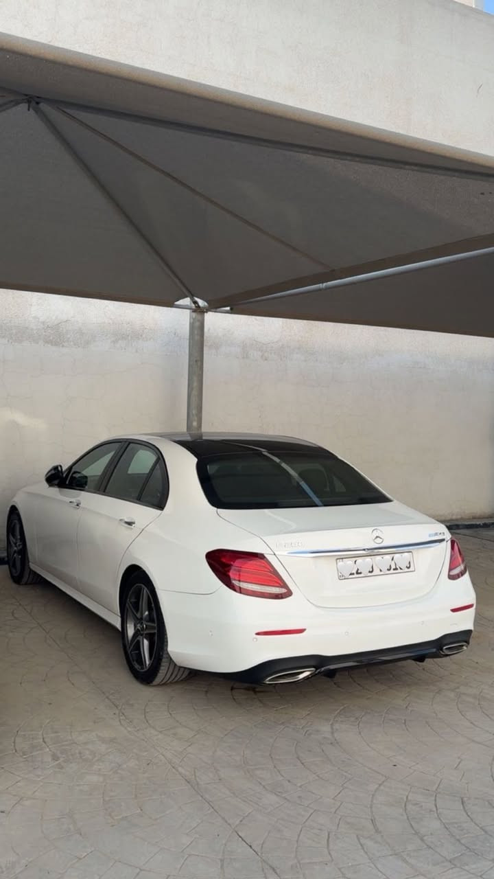 السلام عليكم للبيع فقط بدون مراوس
مارسدس بنز حجم E200 
AMG اصل بلاديه

وارد الماني ضمان دولي 

موديل 2020 

مواصفات اعلى شي بيها 

⭕️بانوراما 

⭕️شاشه كبيره متصله 

⭕️رادارات امامي وجانبي 

⭕️بصمة تشغيل 

⭕️بصمة ابواب

⭕️ابواب شفط 

⭕️كشنات كهرباء

⭕️كشنات هيتر وتبريد 

⭕️استيرن هيتر 

⭕️دبل ماوس 

⭕️دشبول كاربون 

⭕️استيرن حرف D

⭕️نقاط عمياء

⭕️نظام اصطفاف الي 

⭕️خمس كاميرات محيطيه 

⭕️داخل قرميدي مميز 

⭕️لدات 64 لون 

⭕️عداد دجتل الكتروني 

⭕️جنطه كهرباء

⭕️اوتو هولد  

وكلش هواي مواصفات بعد

السياره كلش ناصبه ونظيفه 

سنويه جديده ورقم جديد 

مكانها بغداد سيديه 

بيها كلير كلش بسيط بقبق الجنطه مقدار شبر وشويه 

 وbdr مكانين صغار ممبين 

السعر 31.800$ والسعر كلش مناسب بالنسبه للموديل والمواصفات 

للاتصال ***********
