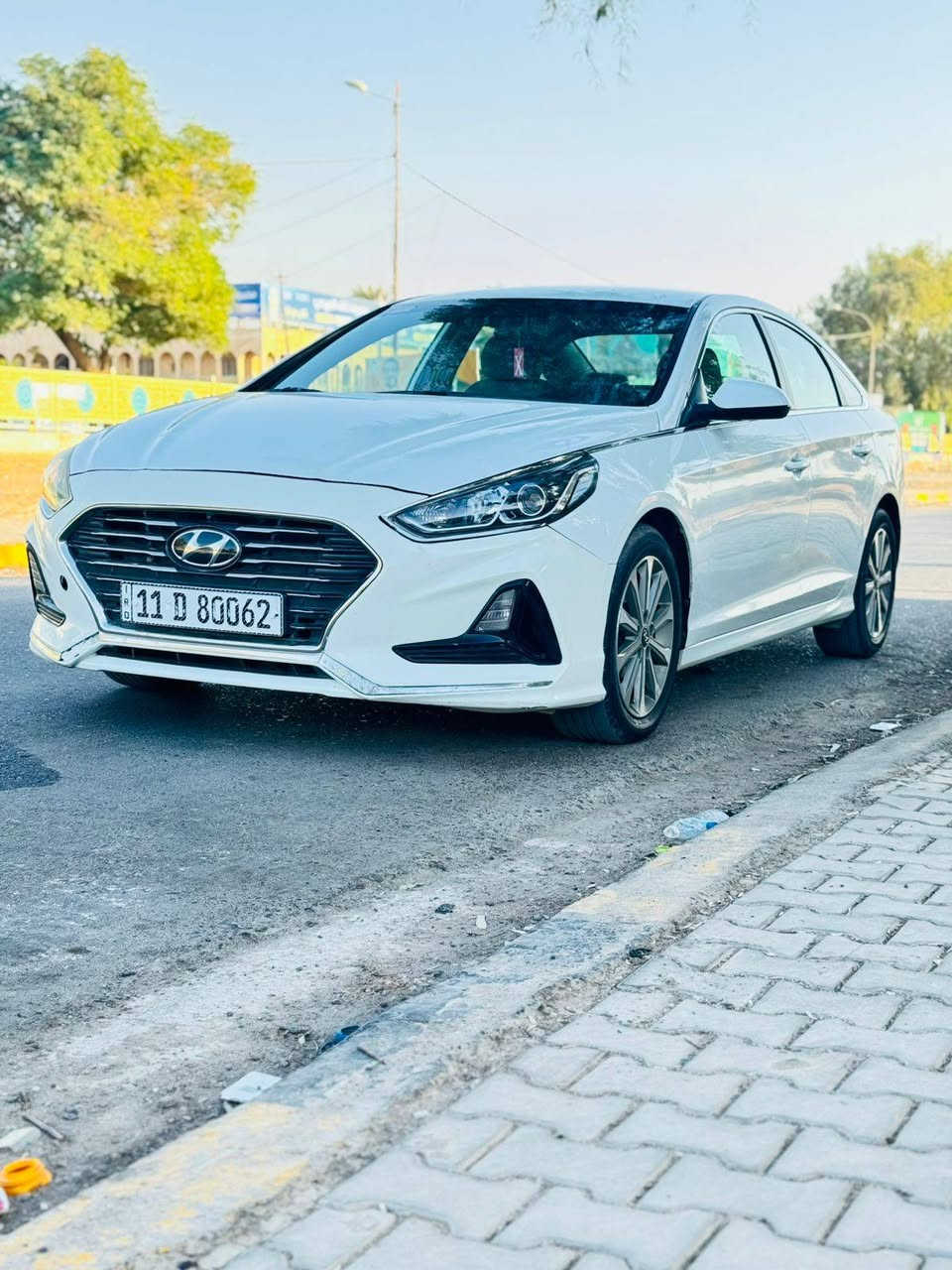 السلام عليكم عندي سوناتا 2018 للبيع سيارة جديدة رقم بغداد باسمي وارد امريكي حادث بنيد وجاملغ  صور الحادث مرفقة بالمنشور كير مكينة كلة بلاد مواصفاتت
1-شاشة جبيرة 
2-كامرة دوارة 
3-اشاير بالمري 
4-ويل كب 
5-داخل لونين 
6-رادارات جانبية 
7-ثلاث وضعيات قيادة 
8-مكينة 2400 
مكان السيارة بغداد للاستفسار الاتصال ***********
رايدها ب 130 وبيها مجال
