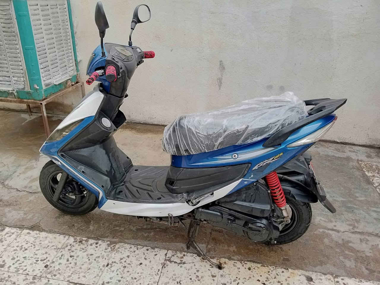 #ياالله السلام عليكم
دراجه سايم نحله الكتروني مكينتها فول نعومه وحلوه الدراجه بفضل الله مال جناي وكشر مثل ماموضحه بالصور وبلاديه كهربائيات كلها شغاله نكره صلف. وهندر تايرات جدد والدراجه جاهزه مناقصها شيء 
 السعر650وبيها مجال للطيبين وبيك خير وادلل 

هــ(***********)
