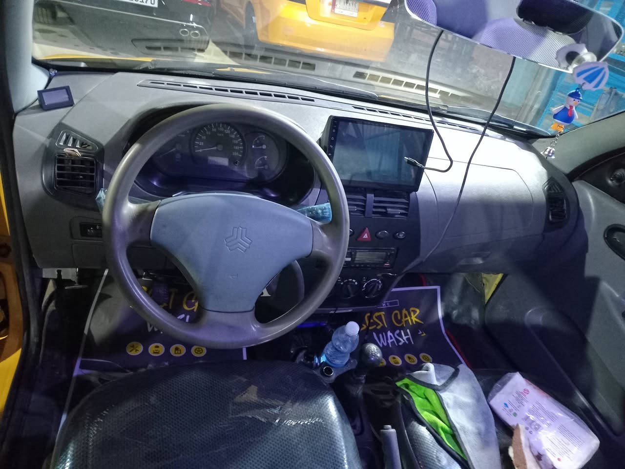 السلام عليكم عندي سياره طيبه للبيع موديل ٢٠١٥ السيارة خير من الله كير ومكينه جديد صدر جديد تبريد تدفئة جديد رقم  انكليزي بسمي هيه مصفرة راديتر جديد حموه صفر دوشمه جديد شاشه جديد كامره تخم تاير جديد رايده ٣٦ وبيه مجال قليل مكاني بغداد الدوره الرقم ***********
