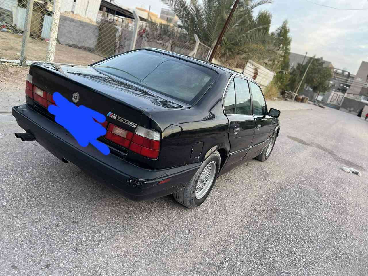 سلام عليكم شباب  BMW للبيع
اصل 535 
مكينه  مفتوح  535اصل 
كير اوتماتيك
مديل 1994
كهربائياته كله شغاله 
كشنات اسود جلد بلادي 
جام كهرباء 
دركهm
ويل خليه اصلي 
منضومه زنون جديده 
رقد ديالى نكليزي بسمي شرط مداو
سعر 40 وبيه مجال 
***********
