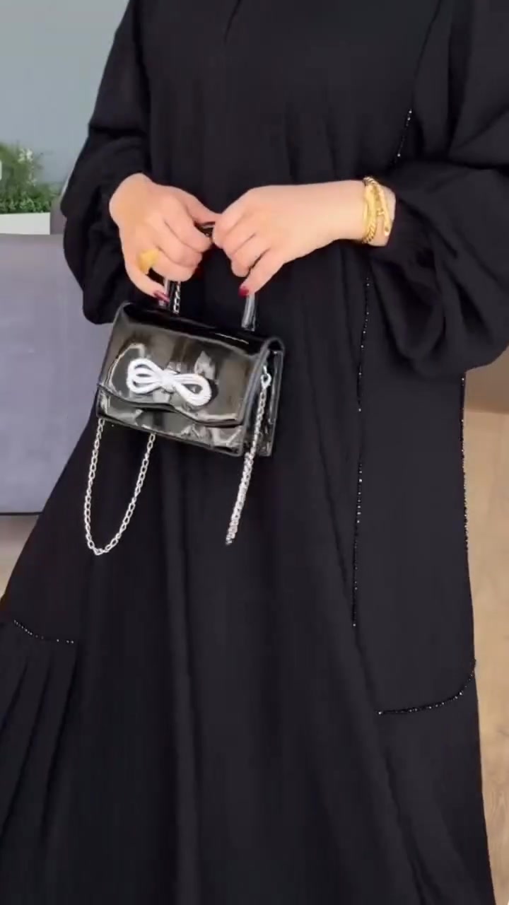 "الأناقة مو بس لبس .. الأناقة أسلوب حياة 👑
عباياتنا تجمع بين البساطة والفخامة، مصممة لتخلي حضورك مميز بأي مناسبة.
🌸 خامة فاخرة – قصات عصرية – تفاصيل راقية
🖤 اختاري عبايتك الآن وتألقي بإطلالة تخليك محط الأنظار."
 #اكسبلور #عبايه_مناسبات #عبايات_سوداء #عبايات


**إذا كنت صاحب هذا الإعلان وتريد حذفه لأي سبب، رجاءا أرسل رسالة إلى الدعم الفني**