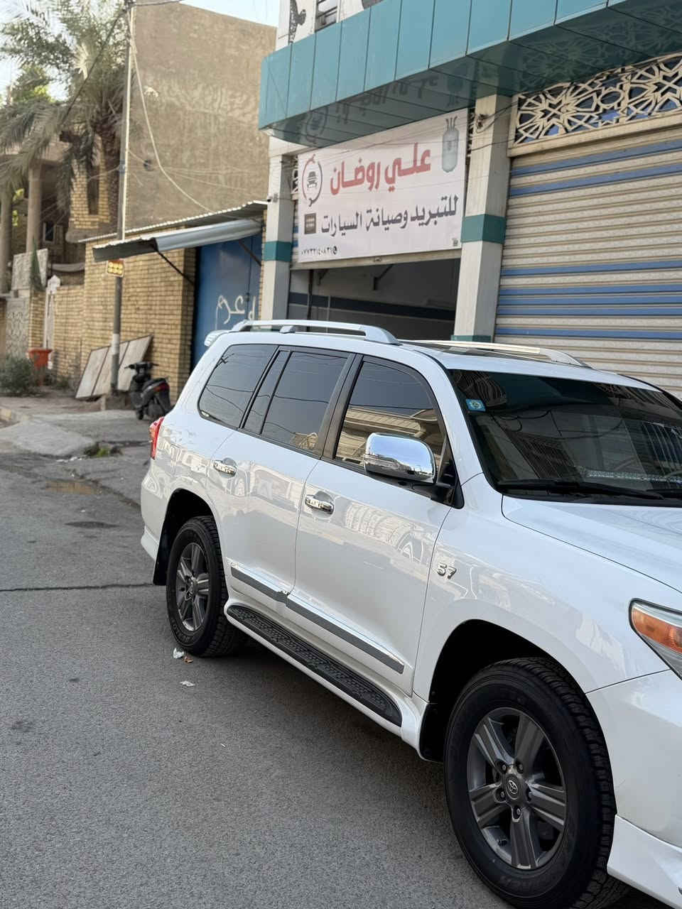 للبيع او مراوس
لاندكروز للبيع 
#vxr
محرك:5700 
رقم:بغداد انكليزي باسمي 
مكينه كير كافله 
بيهه شبر صبغ 
مكان السياره واسط الكوت مركز المدينه 
السعر 395 وبيها مجال 
للاستفسار :***********

