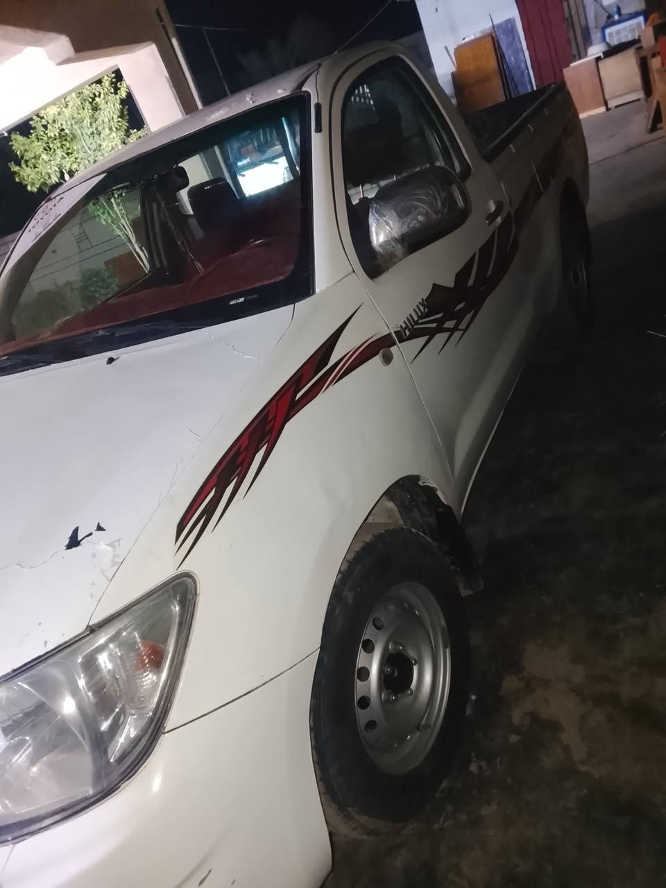 السلام عليكم سياره تويوتا للبيع السعر ب 95 وبيها مجال اتصال على هذا الرقم ***********و موديل 2006
