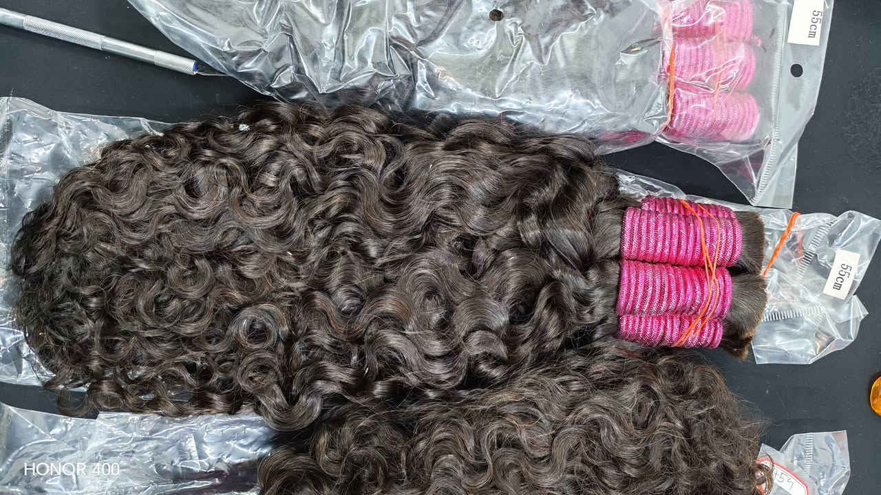 خصل شعر طبيعي قياسات مختلفة الشراي ينطيني سعر 
ينباعن كلهن سوه
*********** واتس
