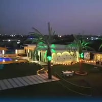 مسبح مغلق حار • ٤ غرف • بلد