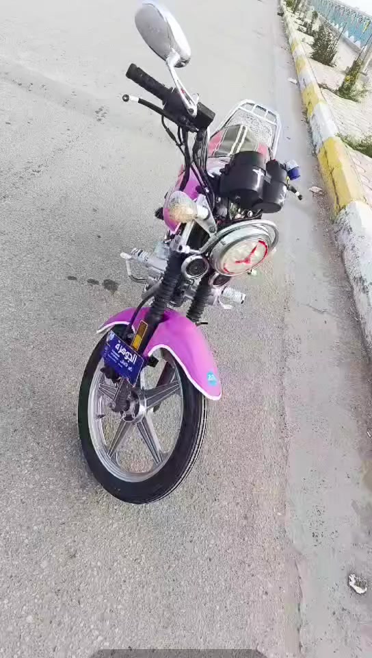 سلام عليكم
دايوان عضم درجه جديد موديل 22 للبيع 
اوراق 
السعر ٨٠٠ و بيها مجال بسيط
مكاني كربلاء طويريج 
***********
