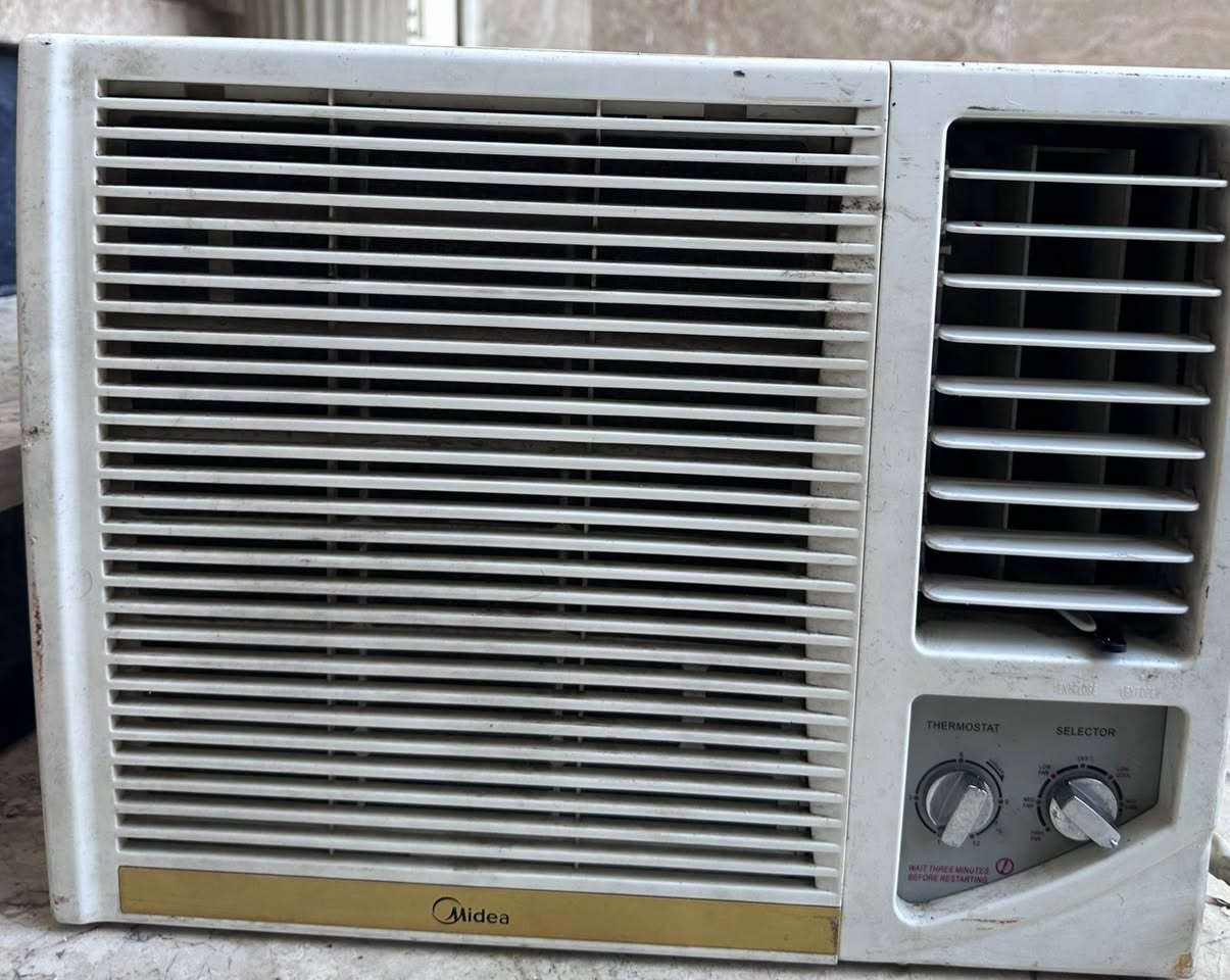 مكيف midea شبه جديد جاهز من كلشي  سعر 150  مكاني سيديه  هـ ***********
