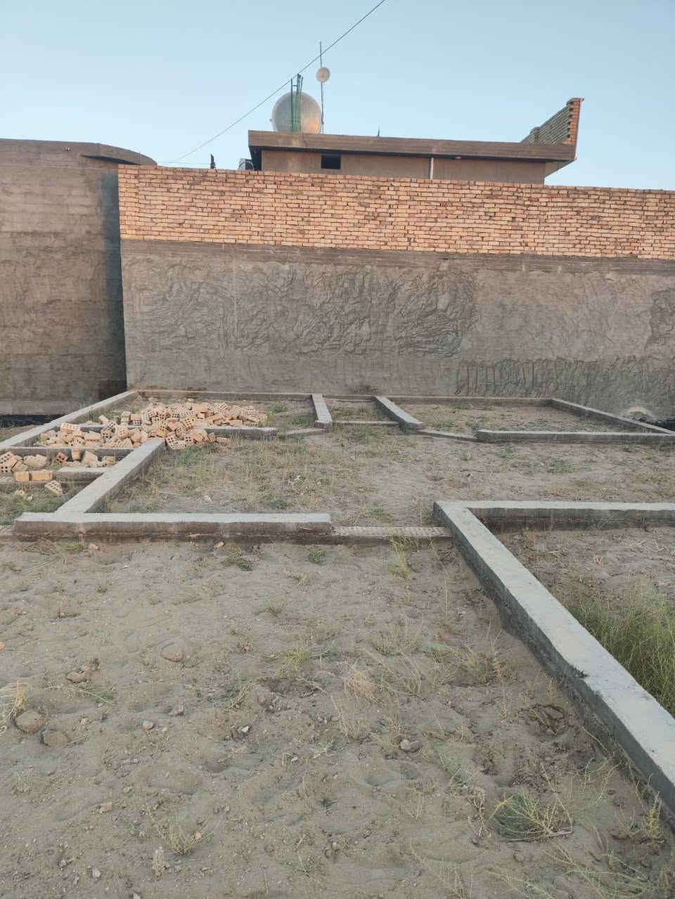 السلام عليكم  
جعب للبيع مساحه 200م في الفلوجه حي الشهداء قرب محطه الجوهره   
خدمات موجوده ماء كهرباء مستمره 
نوع العقار طابو زراعي منطقه اغلبيه مبنيه سكن 
 يرهم بيع او مراوس بدونم  حسب القناعه  
الاستفسار خاص او الاتصال على الارقام التاليه 
*********** بي واتساب  
*********** واتساب  

تحياتي..
