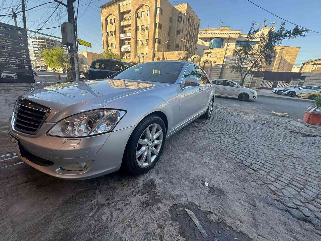 السلام عليكم 
سيارة مارسيدس ٢٠٠٧ 
ماشية ٩٠،٠٠٠ كيلو متر 
بدون سلايد باب قصير 
السيارة كلش نظيفة 
مكفولة كفالة عامة 
لون سلڤر 
مكانها بغداد..
السعر ١٨٥ ورقة

+964 770 160 4149


**إذا كنت صاحب هذا الإعلان وتريد حذفه لأي سبب، رجاءا أرسل رسالة إلى الدعم الفني**