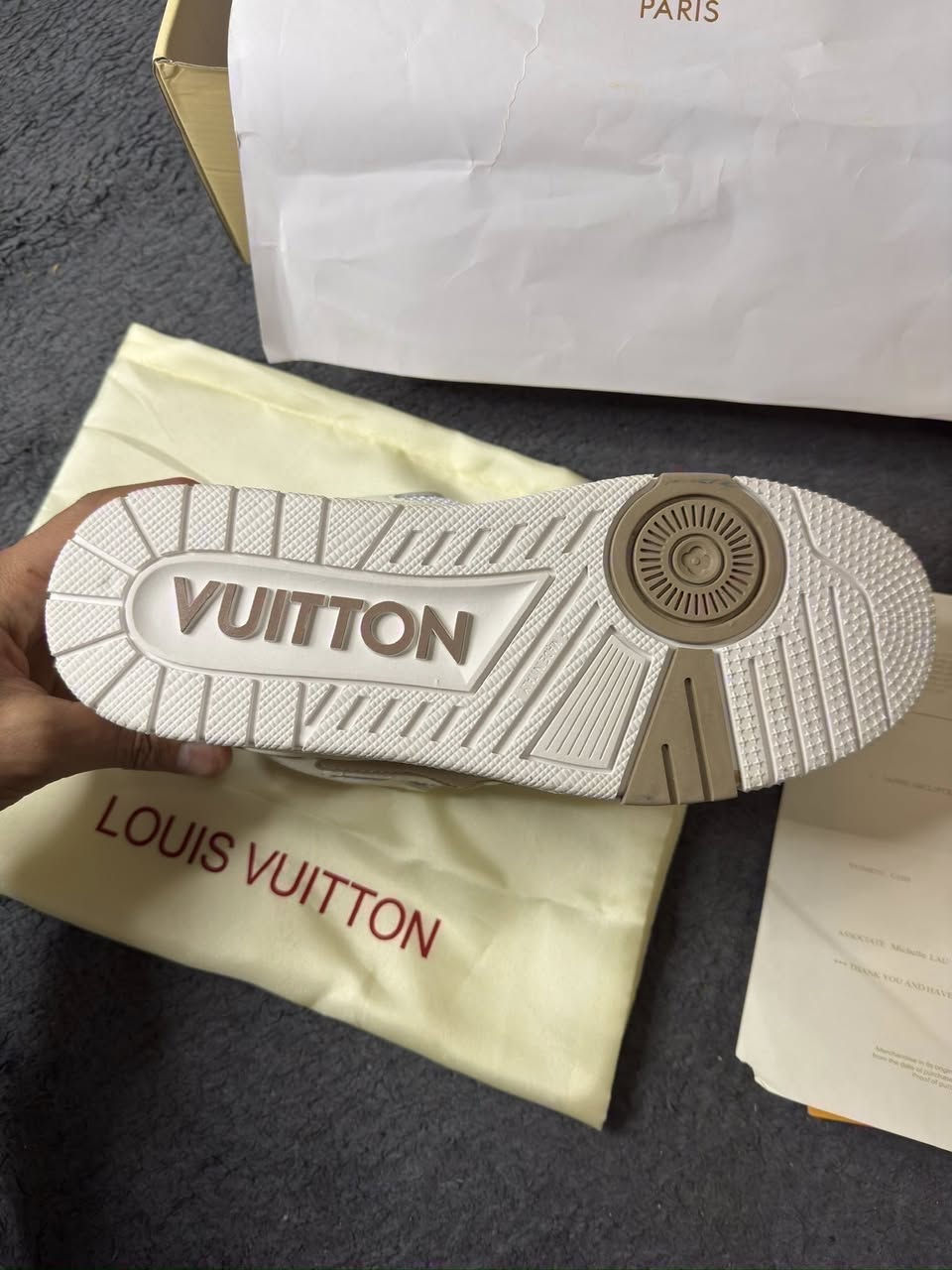 لويس فيتون صنع ايطالي كدامك الصور والتفاصيل قياس 41 لون صحراوي جديده للحجز خاص


**إذا كنت صاحب هذا الإعلان وتريد حذفه لأي سبب، رجاءا أرسل رسالة إلى الدعم الفني**