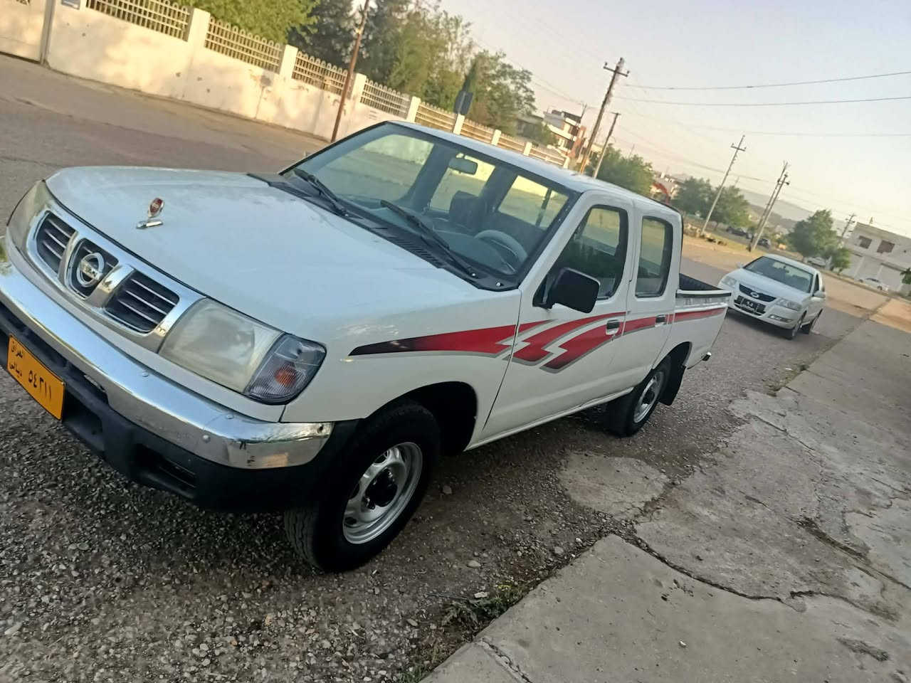 نیسان مۆدیل   2002 علوج بە شەررتی کۆد سعر    52  گەڵا  ***********           ***********
