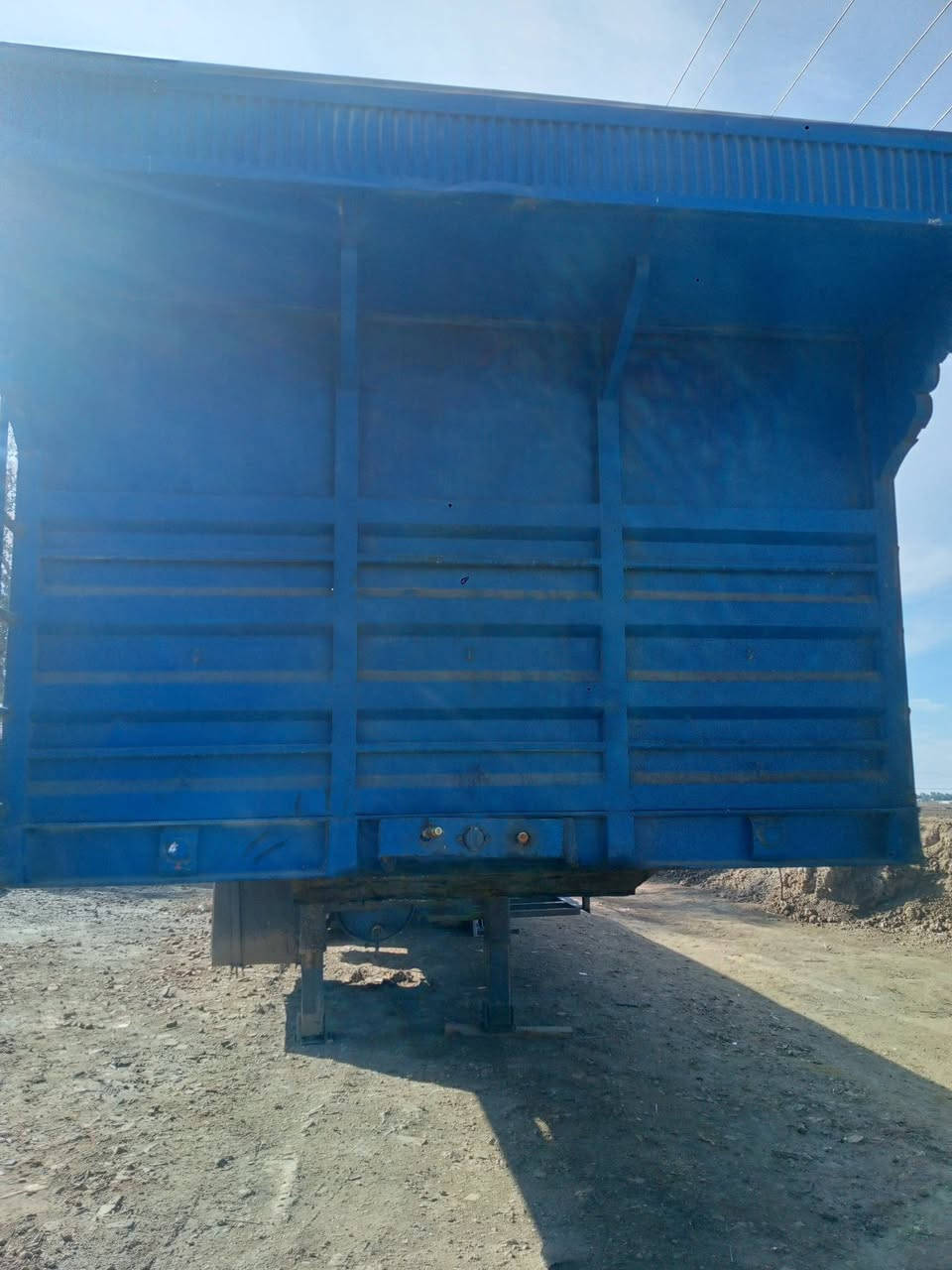 السلام عليكم عربانه للبيع حداديه 3دناكير ابيع واقع حال هل الموجود شوفت عينك دناكيرها هوزنات مال سكانيه 
السعر 40
***********
مكان بغداد ناحيه الوحده +
مطبخ ثلاجه جاهزات
