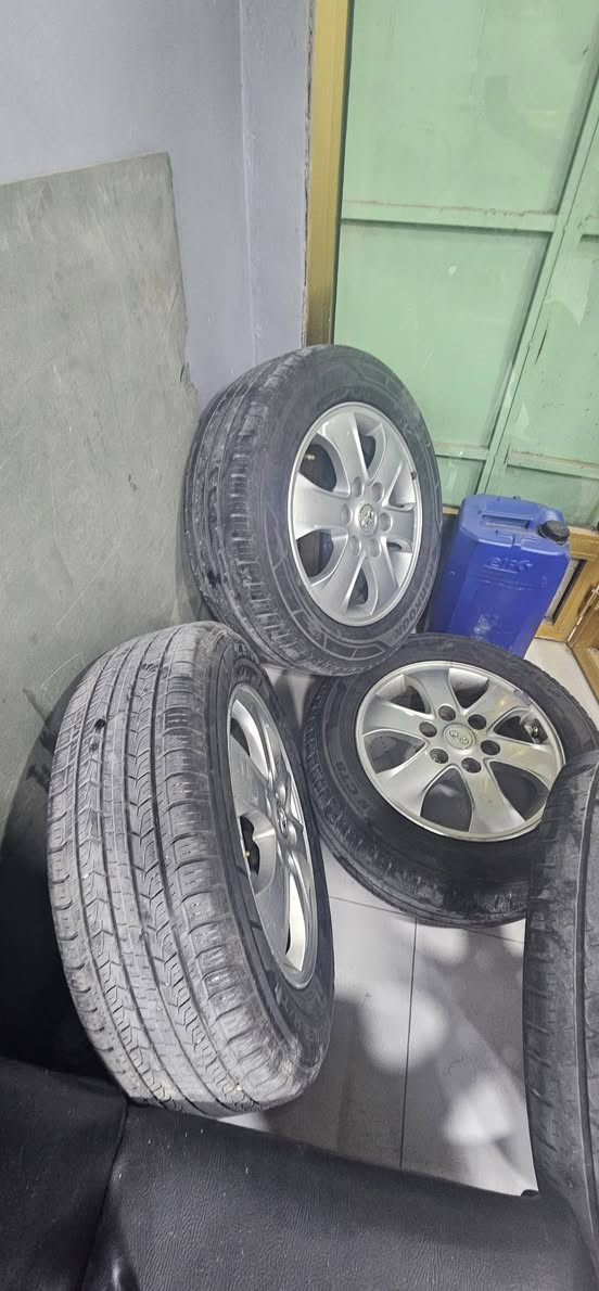 تخم ويل كب وتاير حجم ١٧اصليات تايرات كوري للبيع ***********
