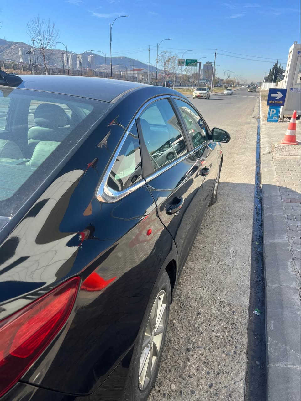 سوناتا 2018 بيها ثلاث قطعة خلفي صبغ بدون دواخل و إرباگ سليم گئر ومحرك مرغوب وبشرط  ماشيه ٧٠م ☎️*********** دهوك, العراق
