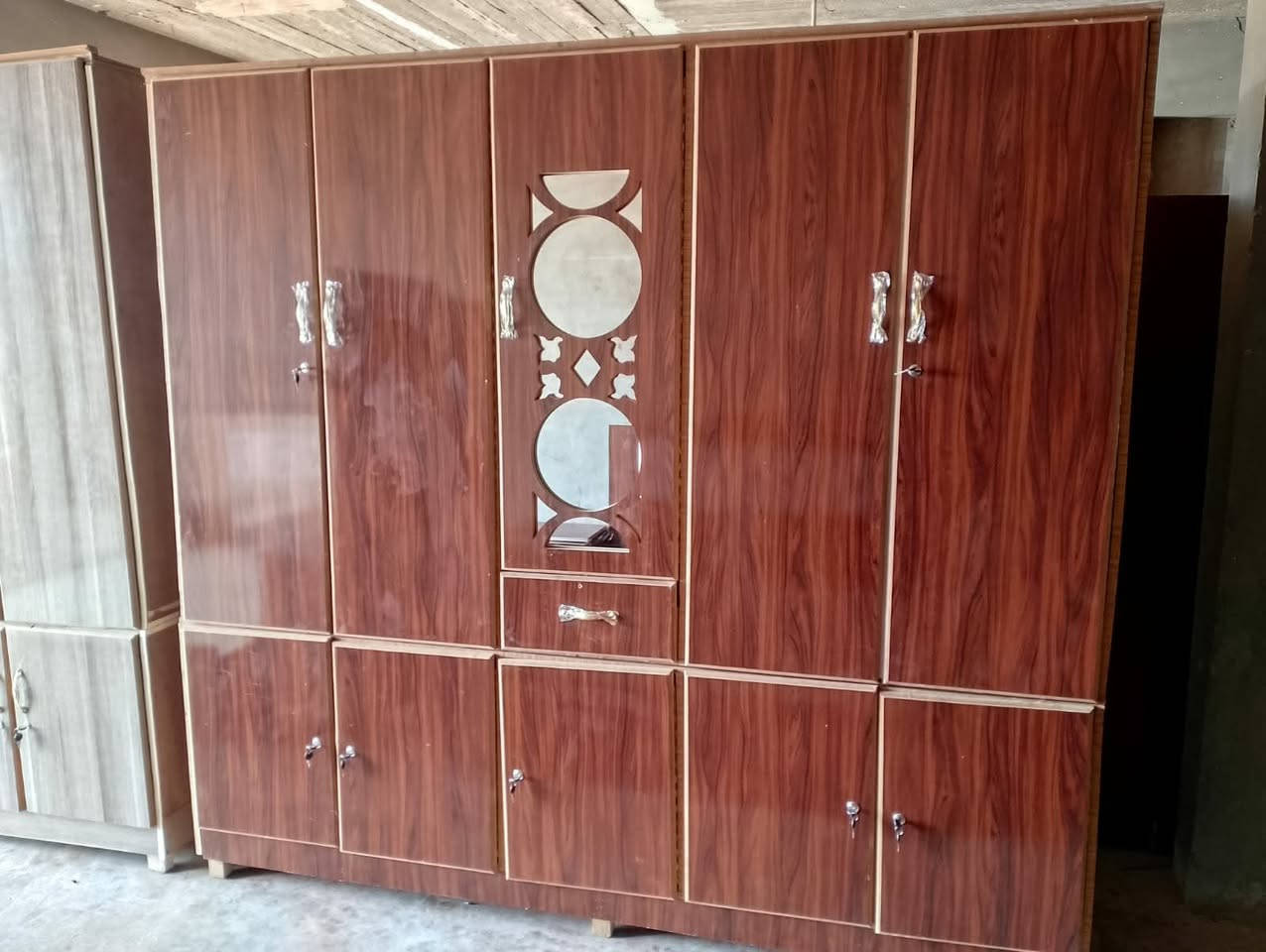 غرف نوم اخت الجديد مستعمله قليل السعر 450بيً مجال للطيبين


**إذا كنت صاحب هذا الإعلان وتريد حذفه لأي سبب، رجاءا أرسل رسالة إلى الدعم الفني**