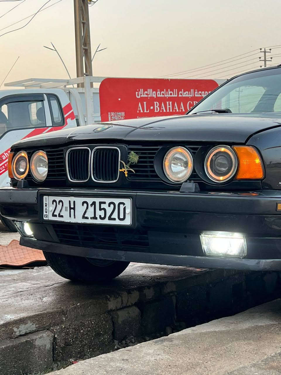 السلام عليكم بي ام 525 سياره   رقم أربيل   كير عادي  السياره.   جديده مامتعوبه     مسكر عدل     غرفتها جديده  حلوه . حداده كلش جديده   سنويه   2030 تنتهي. تريد وكاله تريد. تحويل   صاحبها البصره .  حي الحسين سعر 60ببه مجال شوفه غاليه لو ماتفيدك دعينه بلرزق وعسه لله يرزقك بلبالك بكان سياره بصره الهارثه شراي ينتصل واني خادم ***********,
