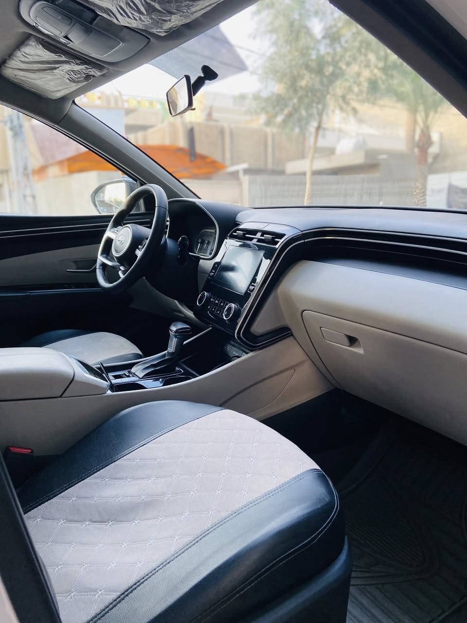 سياره للبيع هونداي توسان موديل 2023السياره خليجيه مكفوله كفاله عامه من الضربه والصبغ
السياره رقم بغداد الدولي…  السياره ماشيه 35 الف
المواصفات : بصمة دخول ذكي التشغيل عن بعد سايد بريك دكمه داخل اوفايت ويل 18 حساسات اماميه خلفيه كشنين كهرباء كامره دواره تحكم استيرن جهتين تبريد قطعتين مري شفط شاحن واير لس مكاني بغداد رقمي ***********
