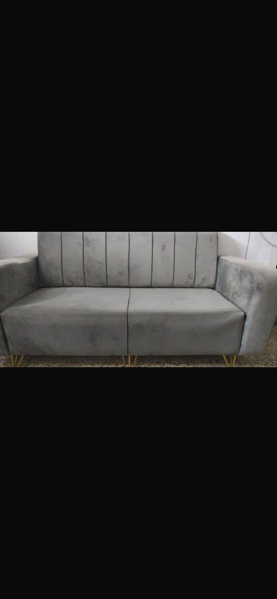 سلام عليكم
تخم تركي للبيع لون رصاصي متكون من 10مقاعد مابي ضرر نضافته90/100 مكاني بغداد الاعظميه 
الاستفسار واتساب 
***********
