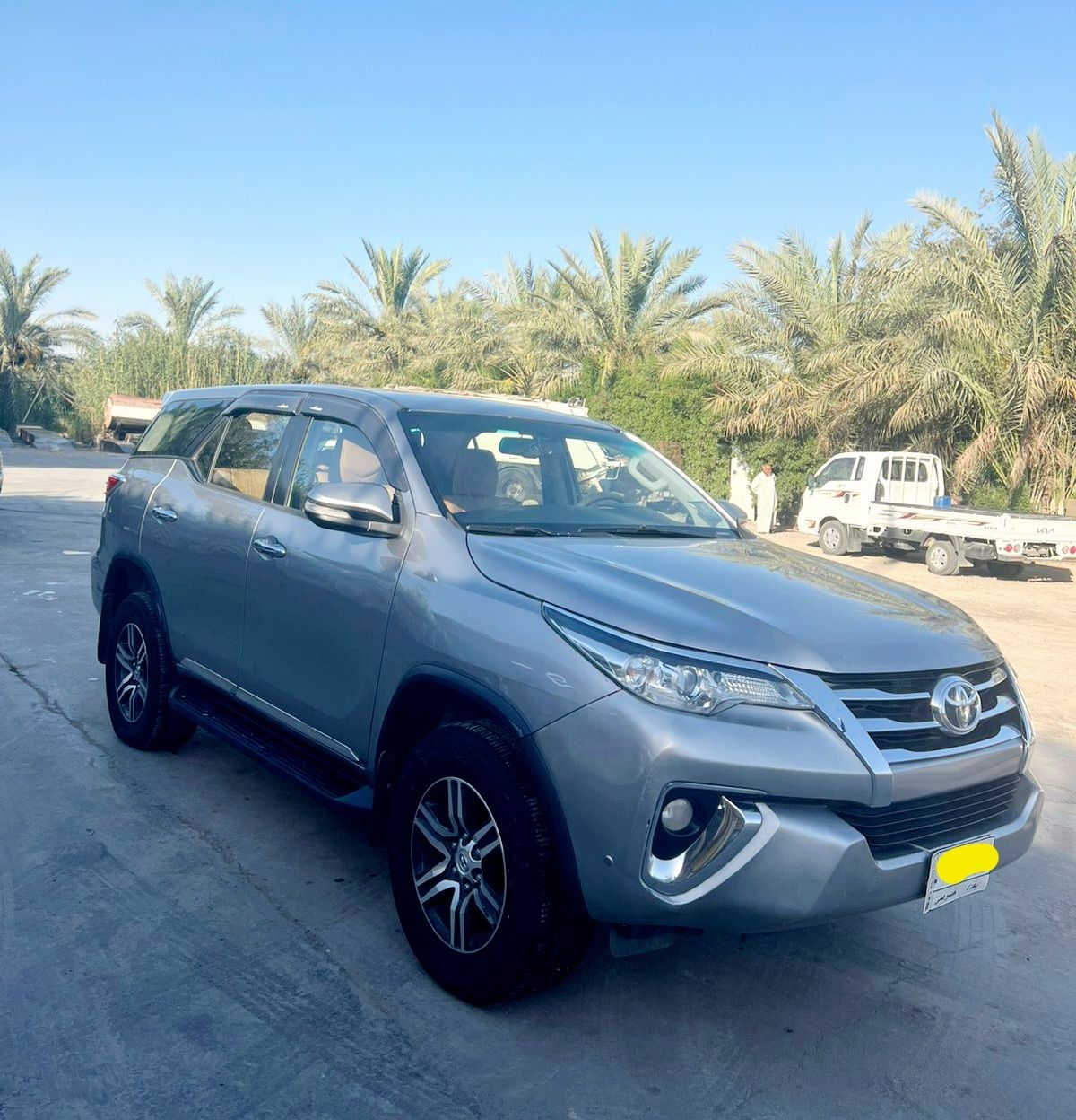 فورجنر 2016 خليجي اللون سلفر ماشيه 290 الف محرك 2700 والسيارة 7 راكب  السياره بيهه فقط ضرر الدعاميه الاماميه وشبر بارد بالجاملغ بسبب طخطخات هنا يمي والسيارة مال بيت وجناي وجاهزة ابد ماناقصها شي مكاني الحلة المدحتيه***********
