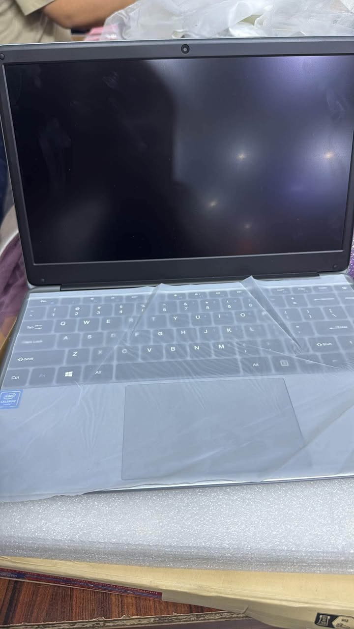 هذا الجهاز هو كمبيوتر محمول من طراز Chuwi HeroBook Pro باللون الرمادي.يتميز الجهاز بمعالج Intel Celeron وشاشة بحجم 14.1 بوصة.يأتي عادةً بذاكرة وصول عشوائي (RAM) بسعة 8 جيجابايت وقرص صلب SSD بسعة 256 جيجابايت
السعر 300
للحجز ارسل . ***********

