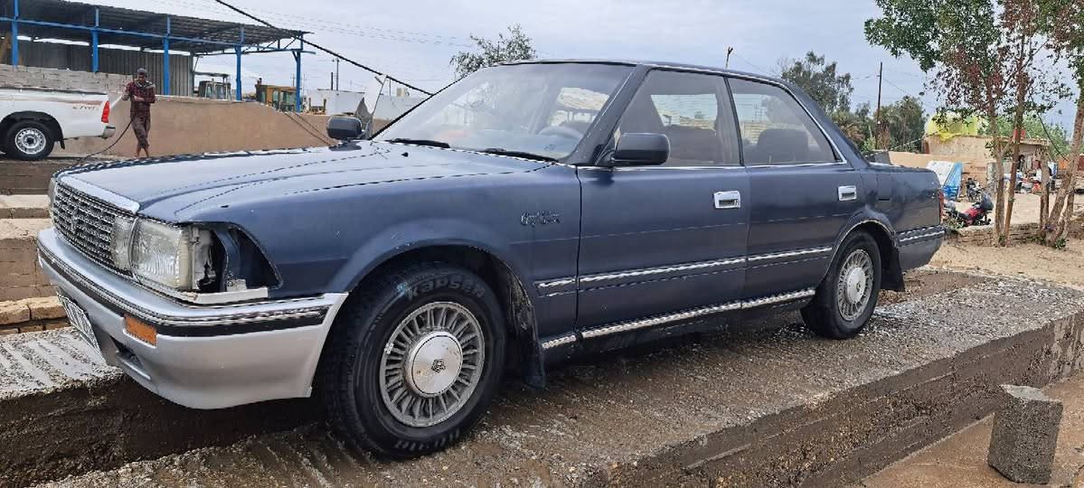 🚗 للبيع.    Toyota Crown Super   هارتوب  1991
🔹 رقم دولي بغداد 
🔹 محرك 2500 دلكو. توني شاده مع كير 
🔹 منظومة غاز مركبة  ١٠٠.   لتر 
🔹 تيارت  + تخم كامل
🔹 كشنات كهربائي 
🔹 بنيد. + جنطه + اربع بيبان +دعاميه  حاويه 
🔹 بنكة (مروحة) كهربائية بدل كلج f01
🔹 تبريد شغال تمام 👍  
🔹 الحالة: السيارة استخدام يومي وجاهزة للفحص
🔹بيه ضربه بل جنطه. مصلحه 
🔹ليت زنون بلجكتورات 
🔹شاشه تاب. 12 انج.  كامره ذكيه تنبيه 
🔹ليت عالي ناصي. اشمسي. فول ليت اصلي 
🔹حداديه  جعمقه دبلات كله جديد. 
🔹السعر.    40.  مال جناي  
🔹              ***********
🔹              ***********
