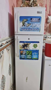 ثلاجه للبيع نظيفه جدا استعمال قليل شرط الفحص ب275بيهه مجال استفسار 077...