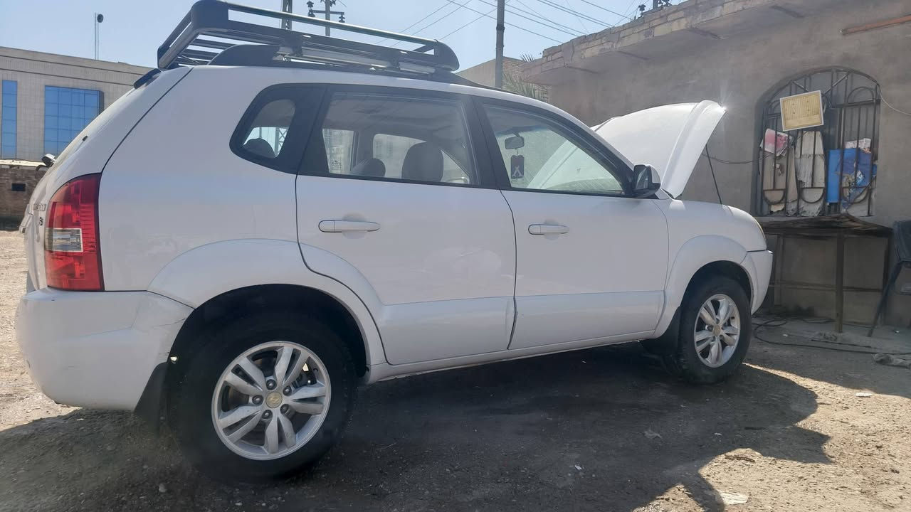 السلام عليكم
توسان 2009 سياره جديدة حلوه ما نقصة برغي تخم تاير حداديدة امامي خلفية باتري جديد سلاية روف فور ويل مكينة v6 كير ومكينة بشرط سيارة مكفولة سعرها 123$ وبيها مجال بصيط الاتصال ***********
